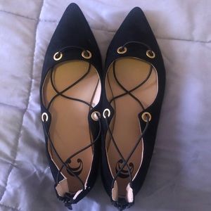Black pointed shoes